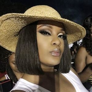 Meet your Posher, Anmárie